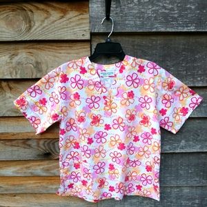📌Sale $6.00📌Scrub Top Natural Uniforms Natural Prints Floral Multi Colors